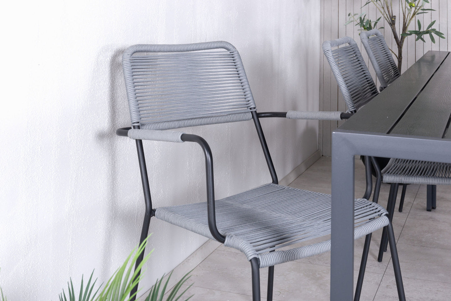 Venture Home Bront with 6 Lindos Dining Chairs