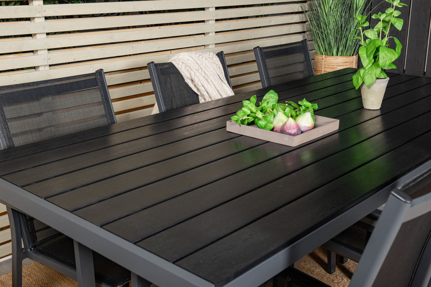 Venture Home Break Dining Table - 205*90 - Black Alu / Black Aintwood+Parma Arm Chair (stack
