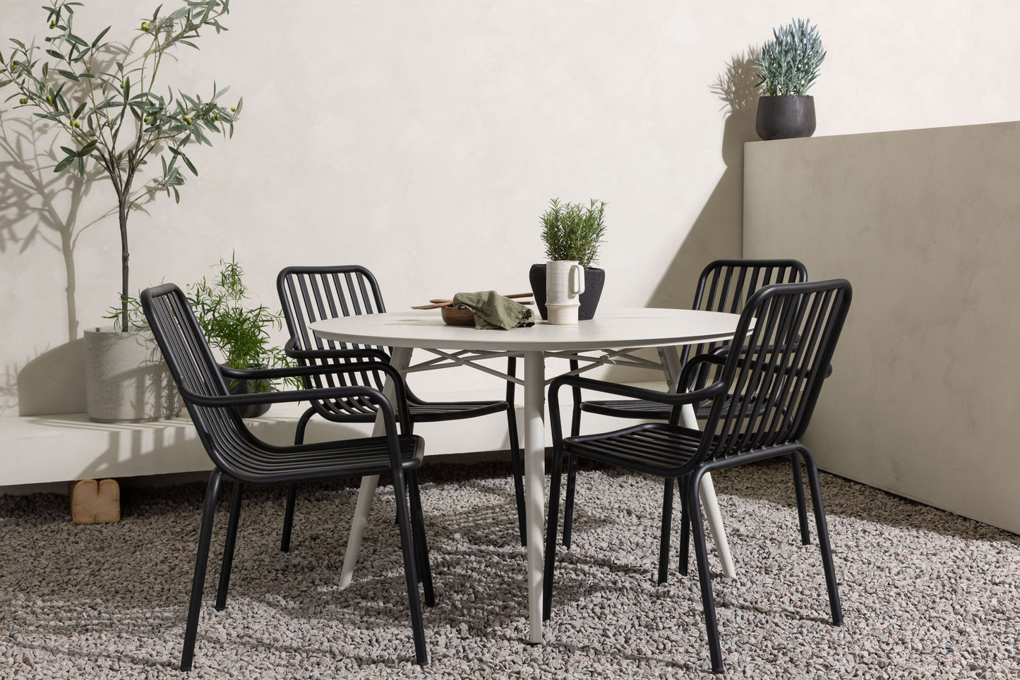 Venture Home Lina with 4 Peking Chairs