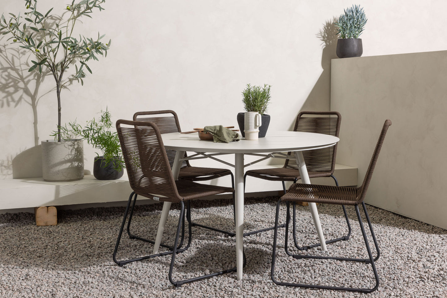 Lina Table with 4 Lindos Chairs