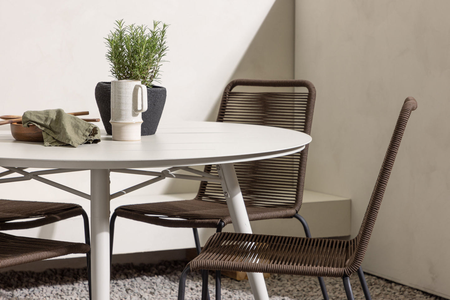 Lina Table with 4 Lindos Chairs