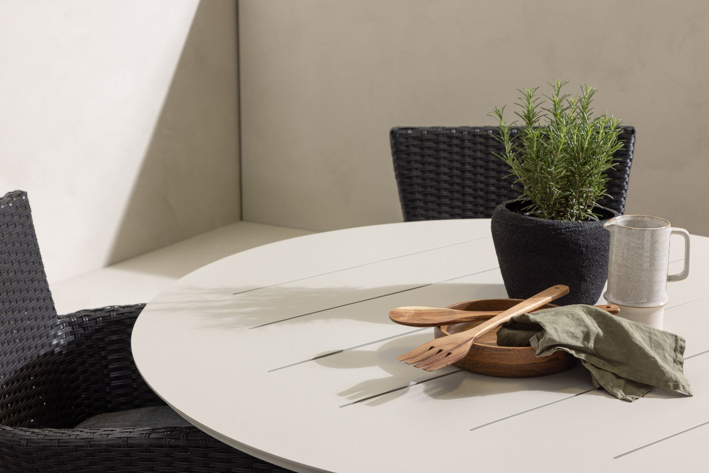 Lina Table with 4 Malina Chairs