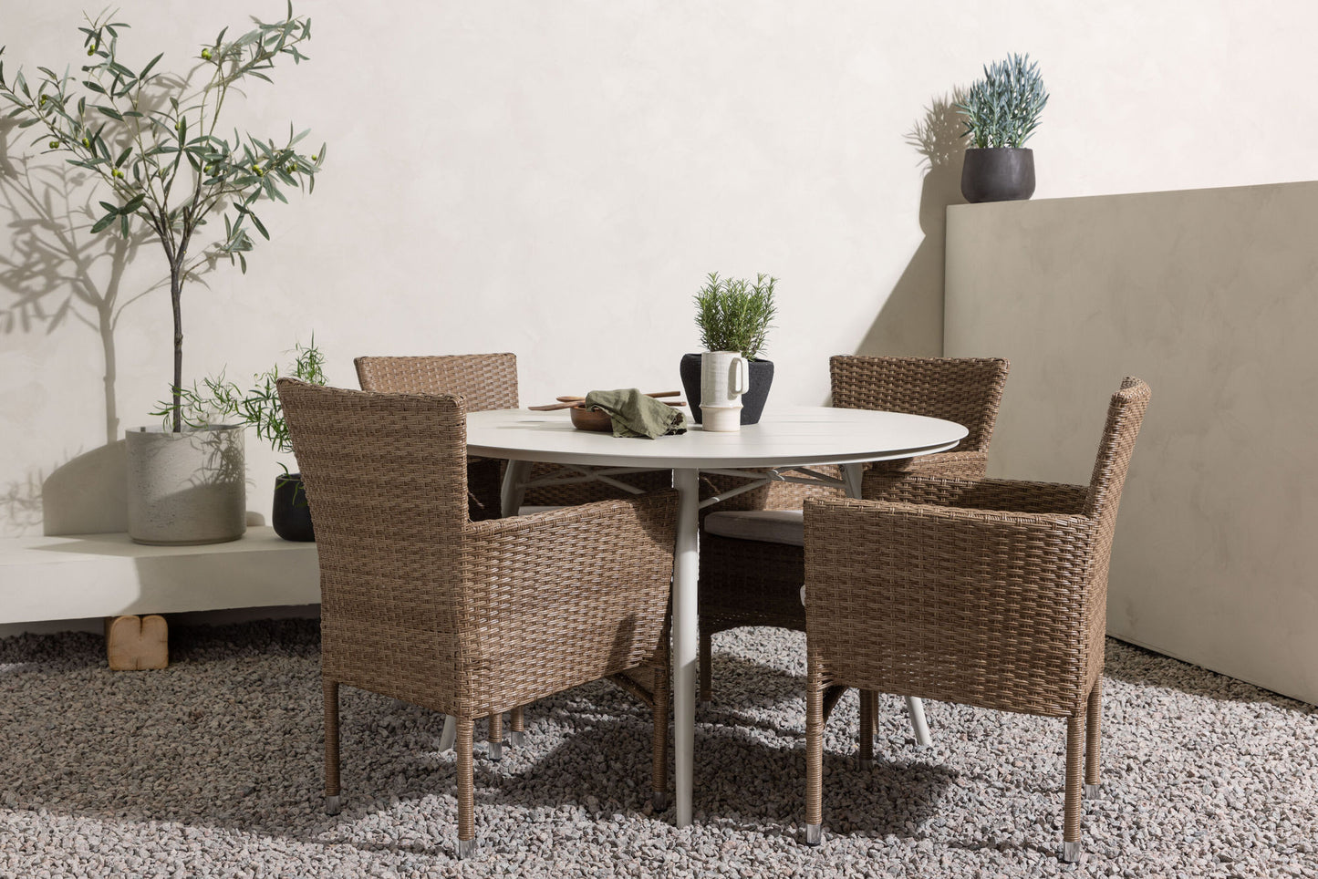 Venture Home Lina Table with 4 Malina Chairs