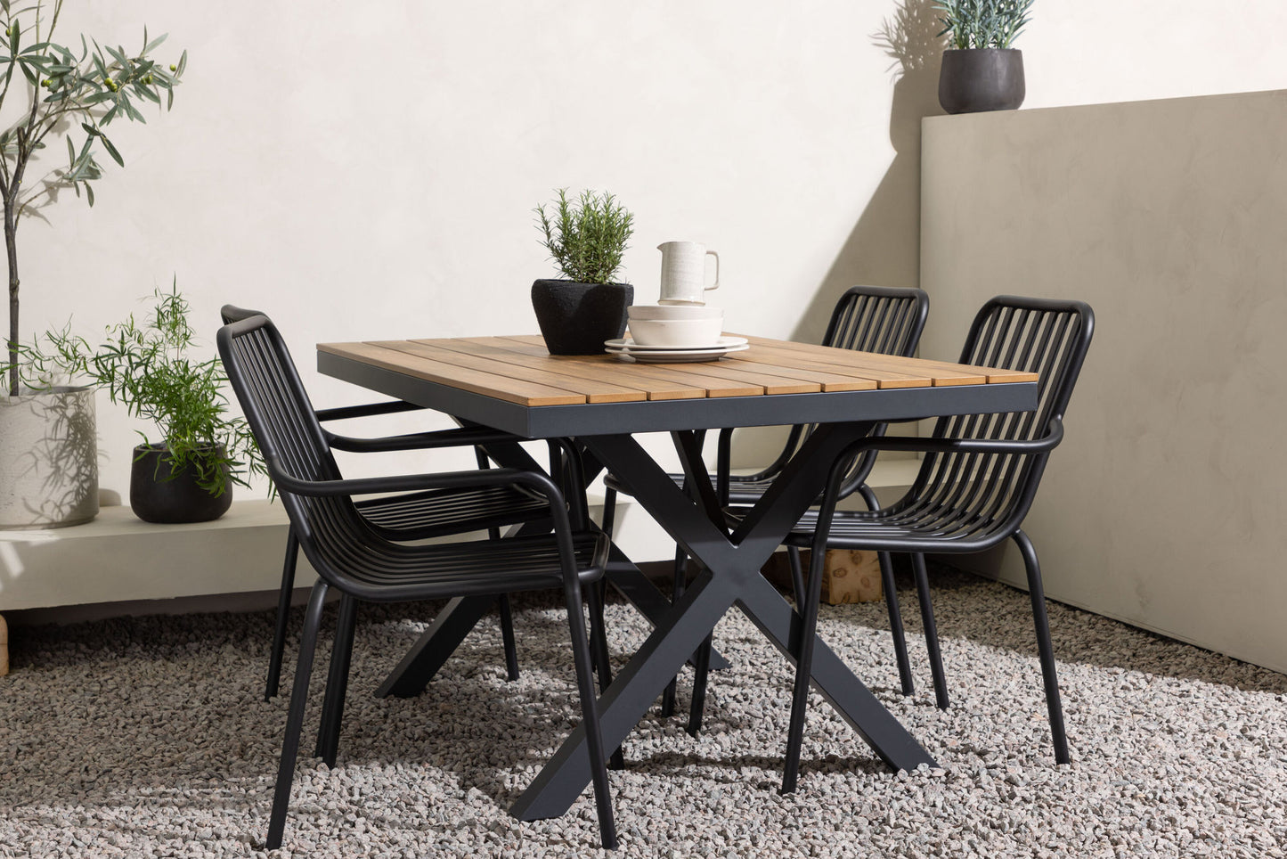 Venture Home Garcia with 4 Peking Chairs