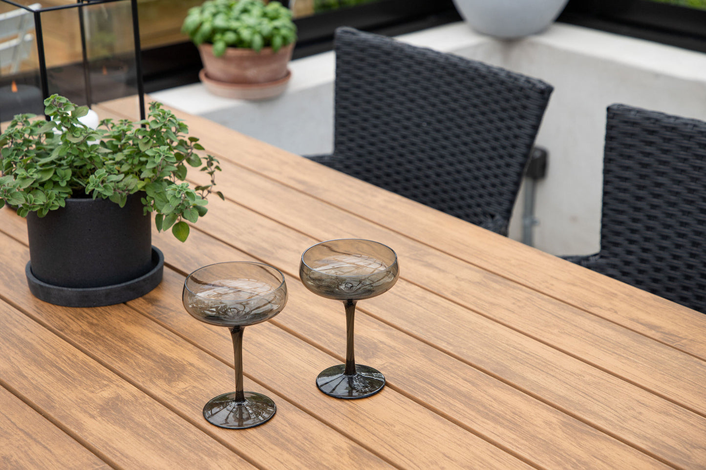 Venture Home Garcia Table with 4 Malina Chairs
