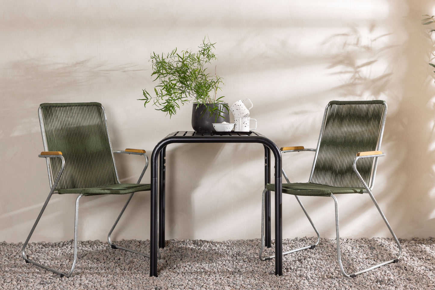 Venture Home Borneo Table with 2 Bois Chairs