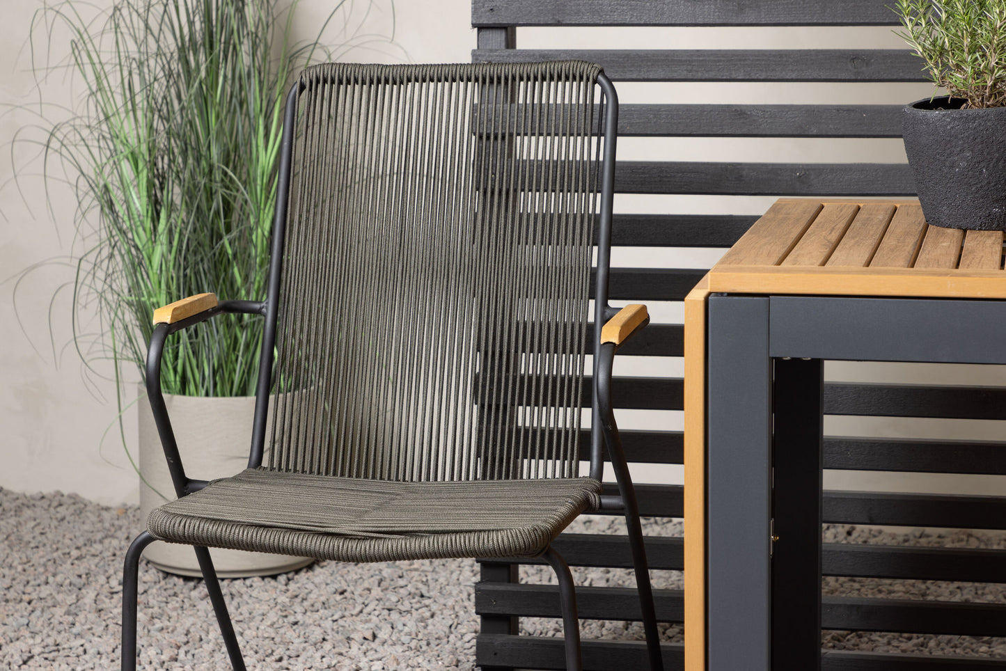 Venture Home Diego Table with 2 Bois Chairs