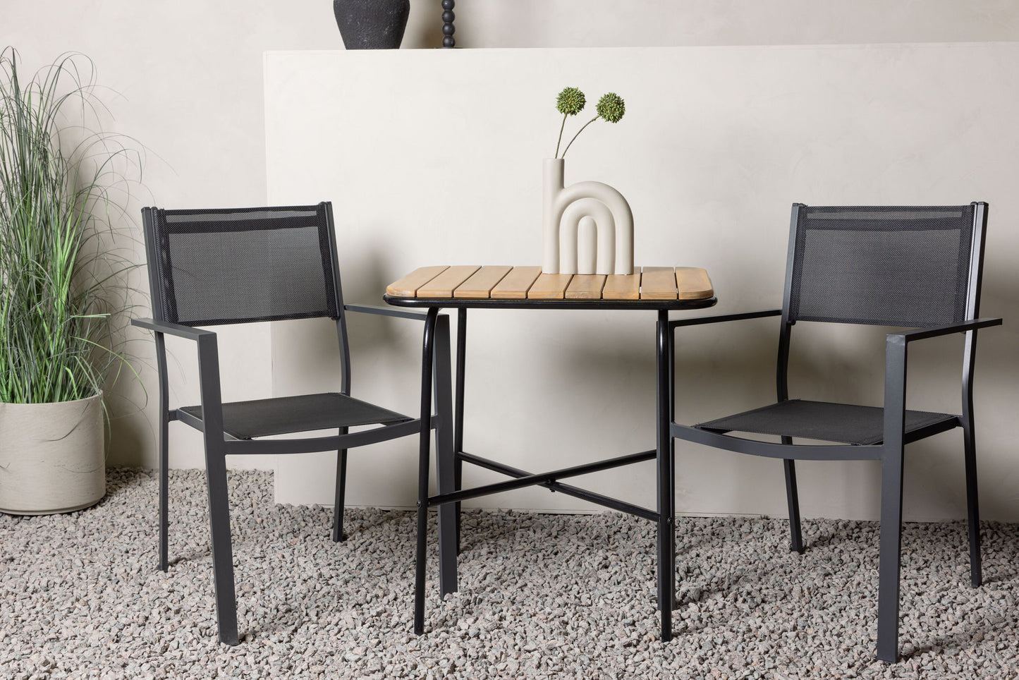 Venture Home Holmbeck Table with 2 Copacabana Chairs