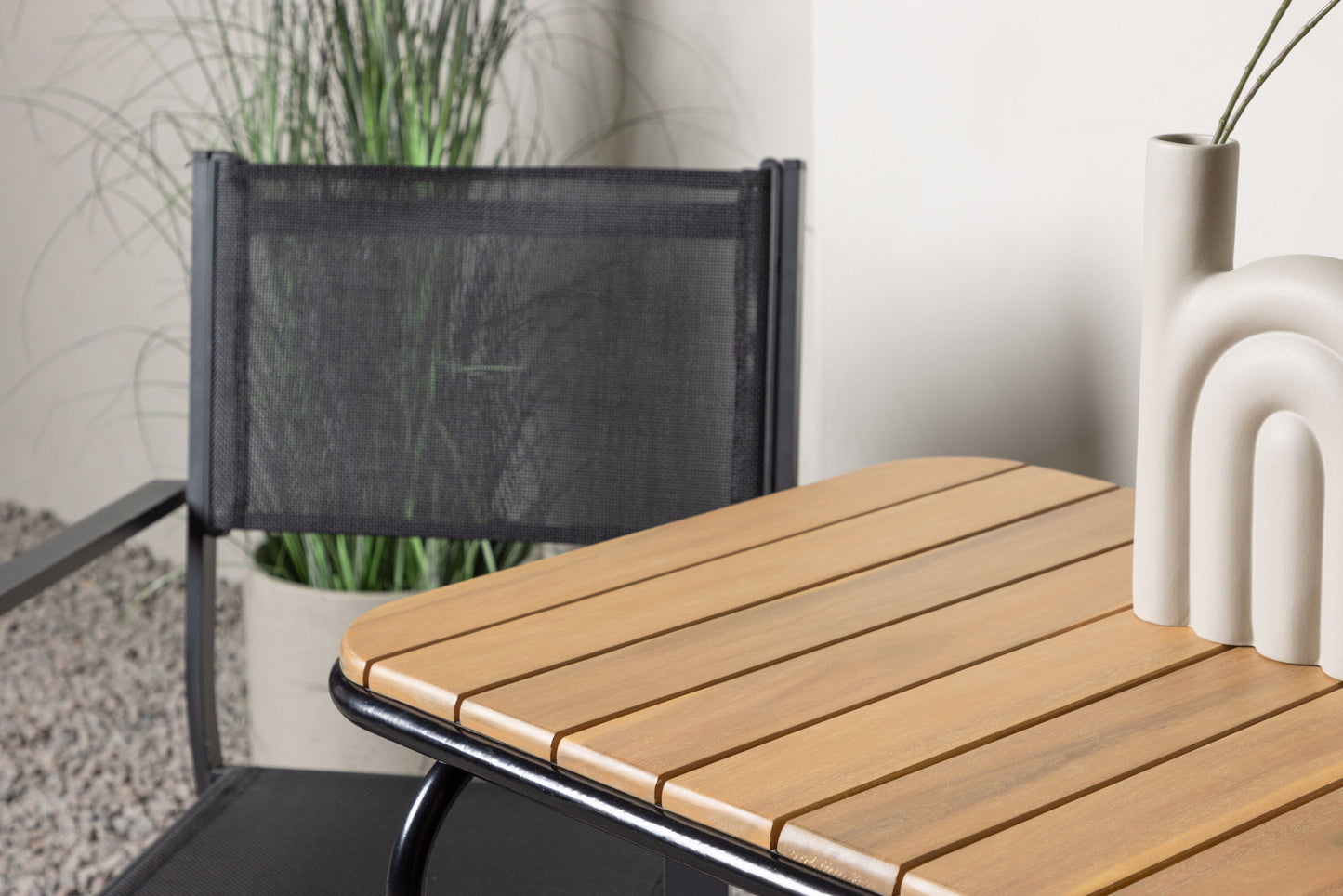 Venture Home Holmbeck Table with 2 Copacabana Chairs
