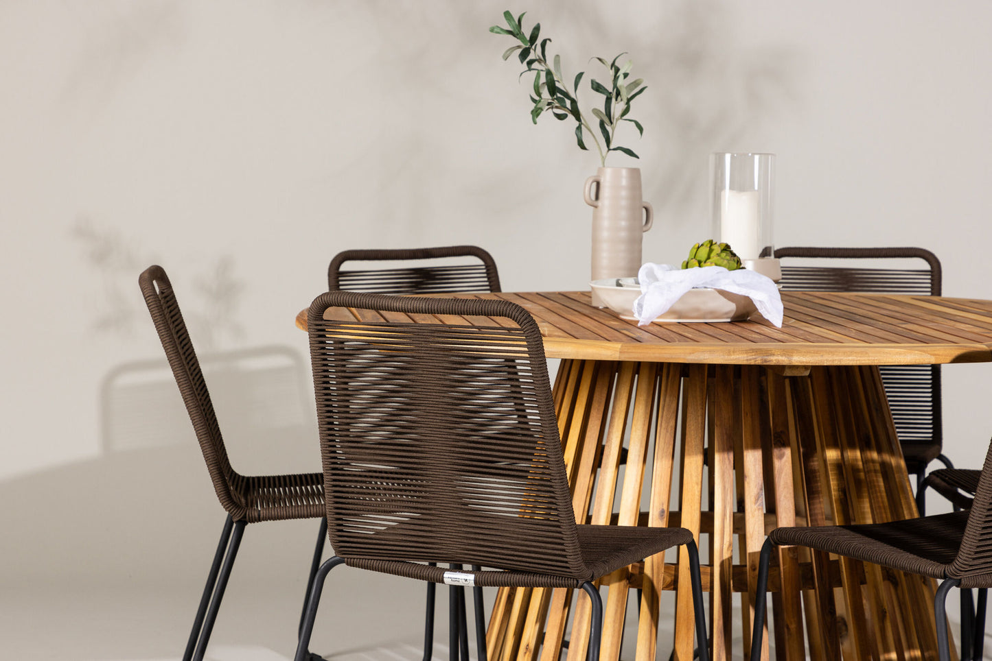 Venture Home Tucumán with 6 Lindos Armchairs
