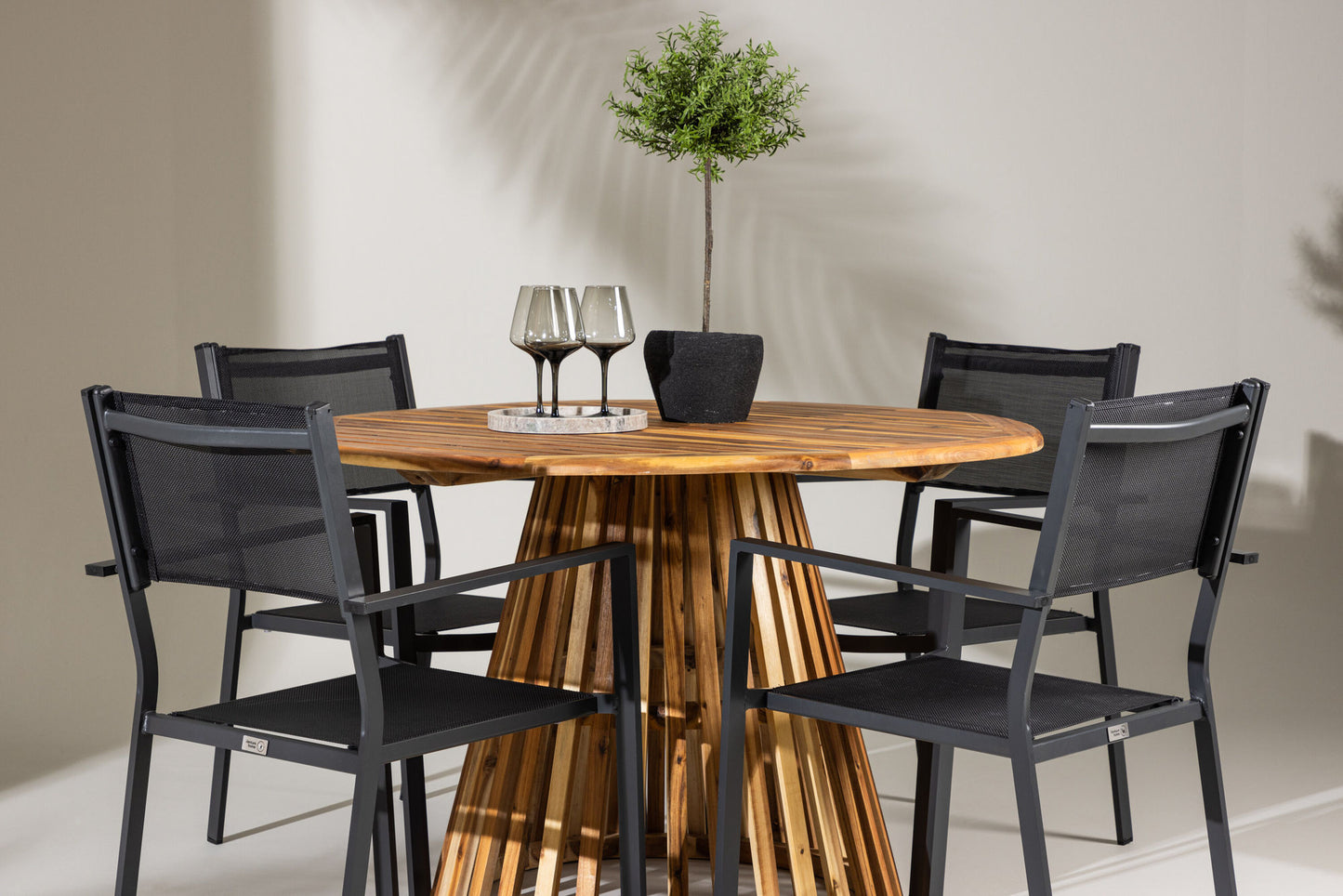 Venture Home Lumpur With 4 Copacabana Chairs