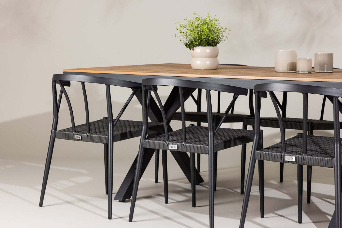 Venture Home Garcia with 6 Stina Chairs
