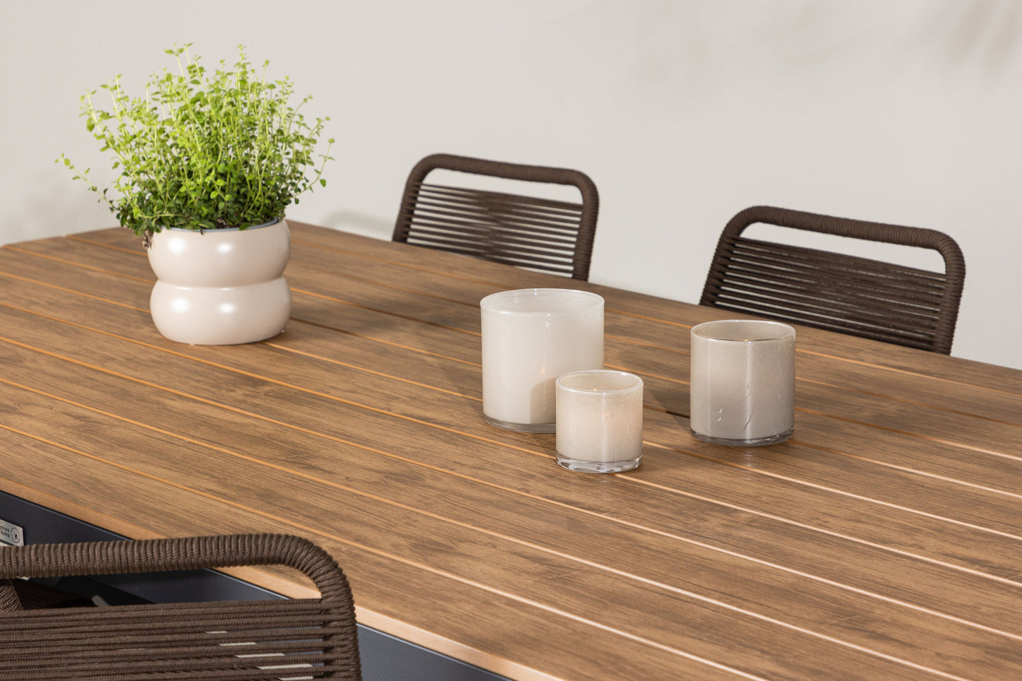 Venture Home Garcia with 6 Lindos Chairs