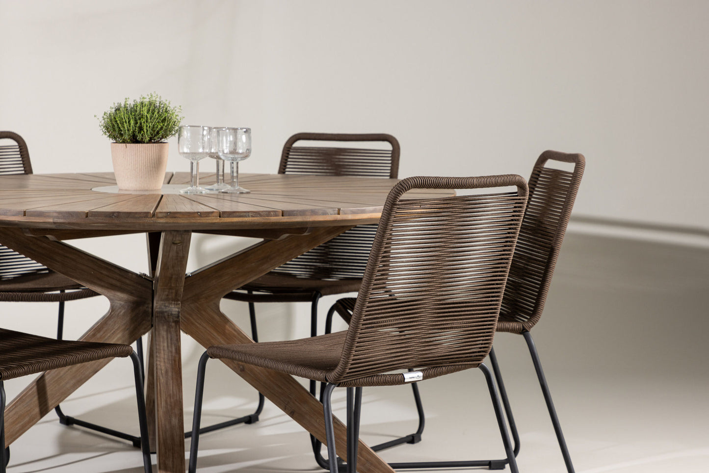 Venture Home Rosario with 6 Lindos Chairs