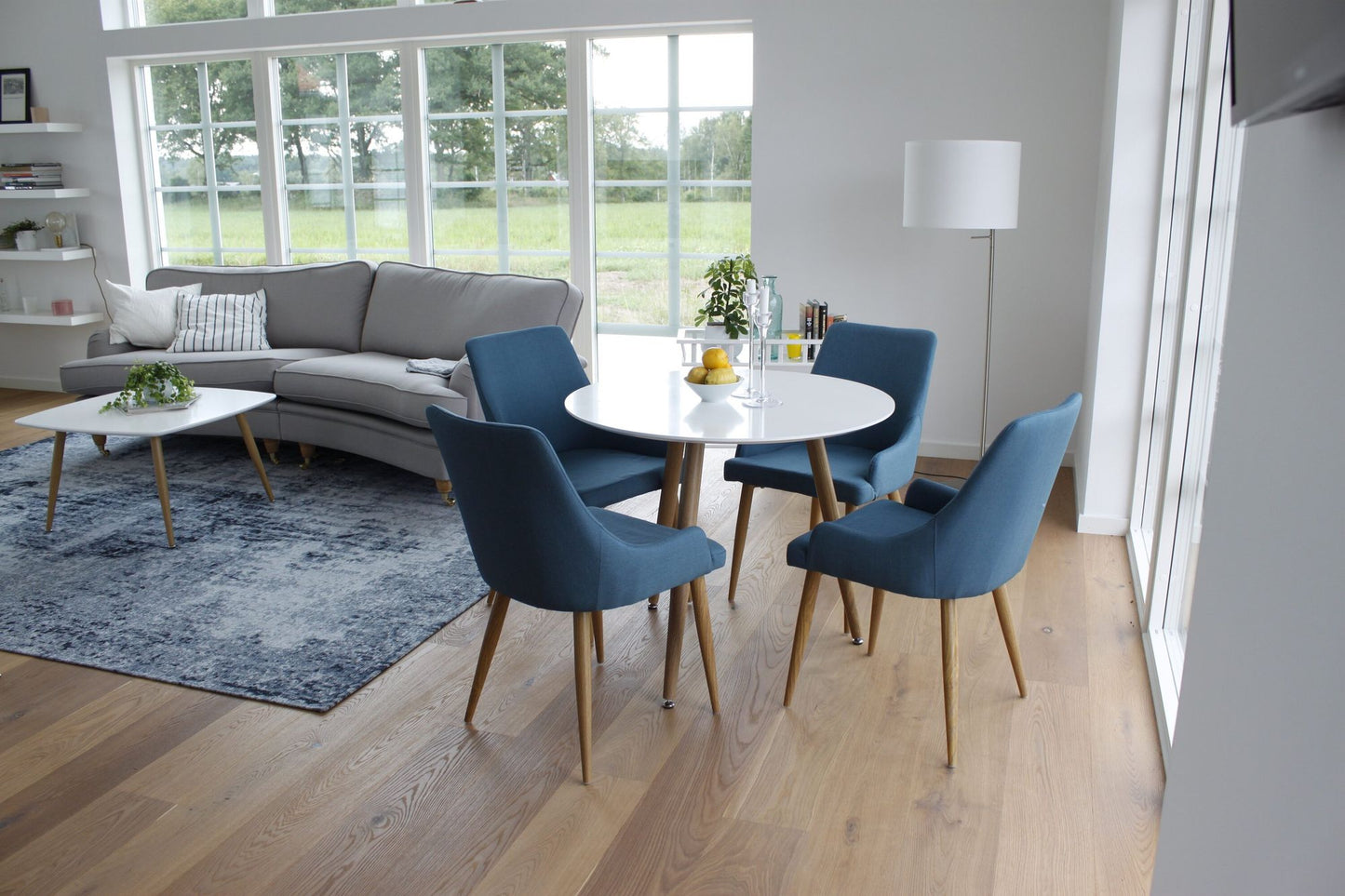Venture Home Polar Runt Matbord