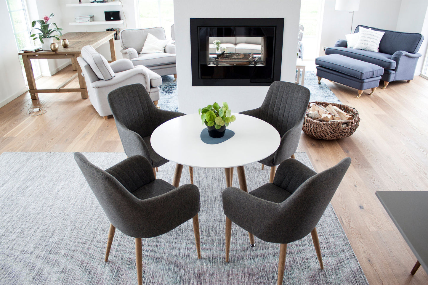 Venture Home Polar Runt Matbord