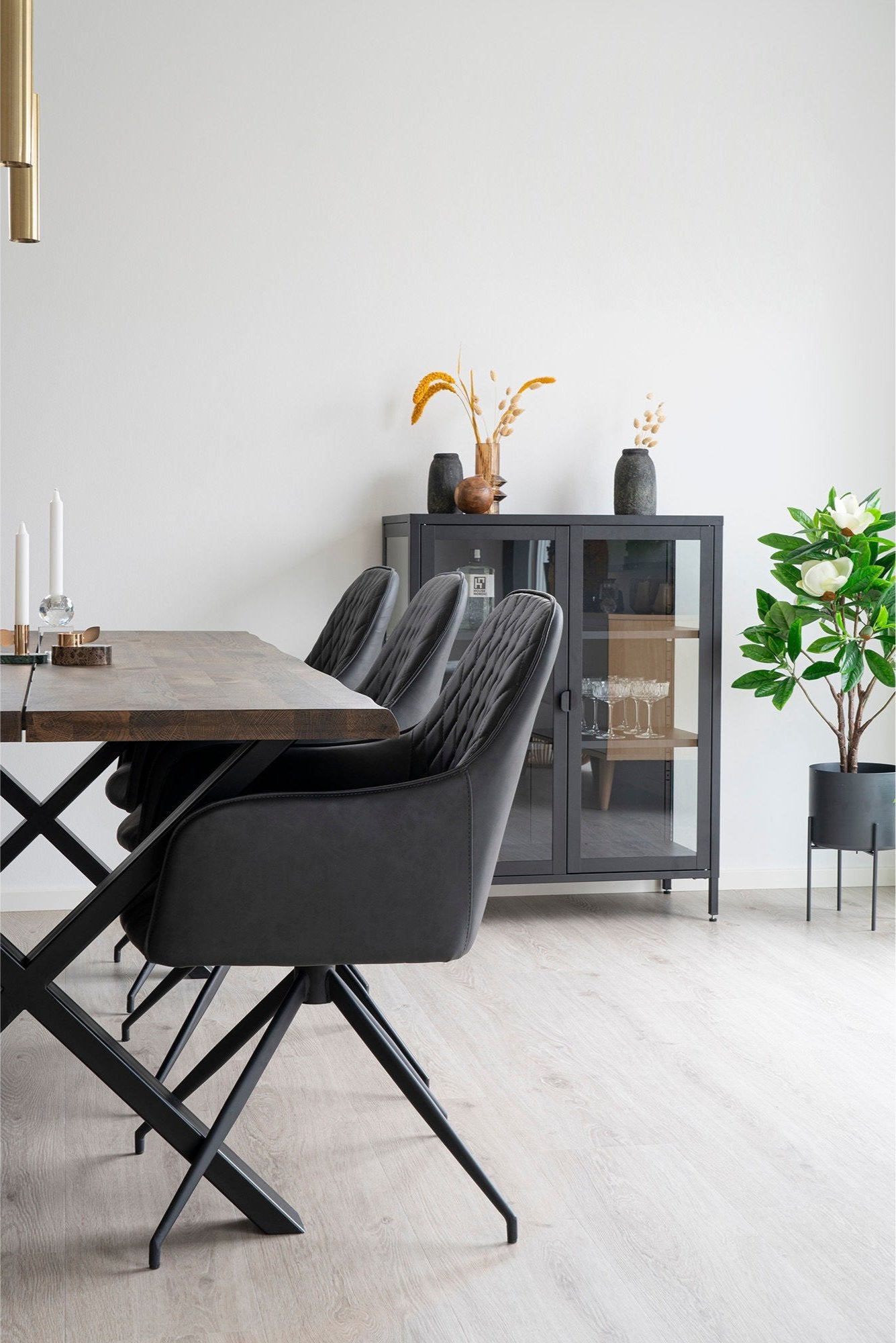 House Nordic Harbo Matstol med vridbar