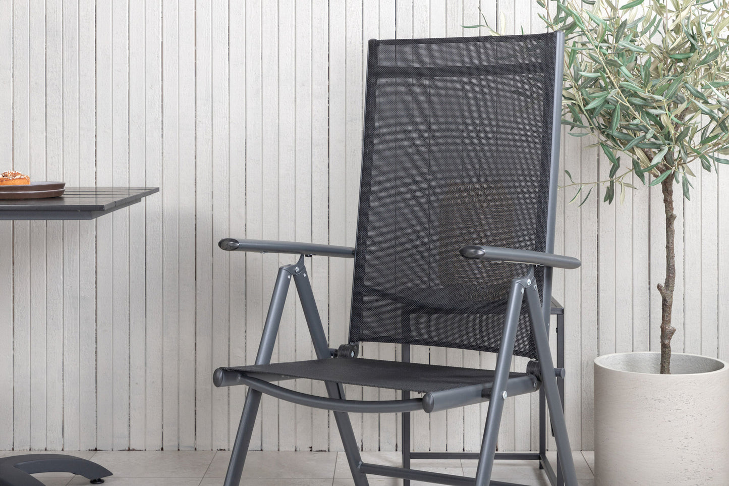 Venture Home Colorado Cafe Table with 2 Bront Chairs