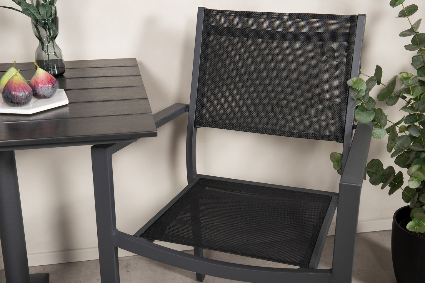 Venture Home Colorado Coffee Table With 2 Copacabana Chairs