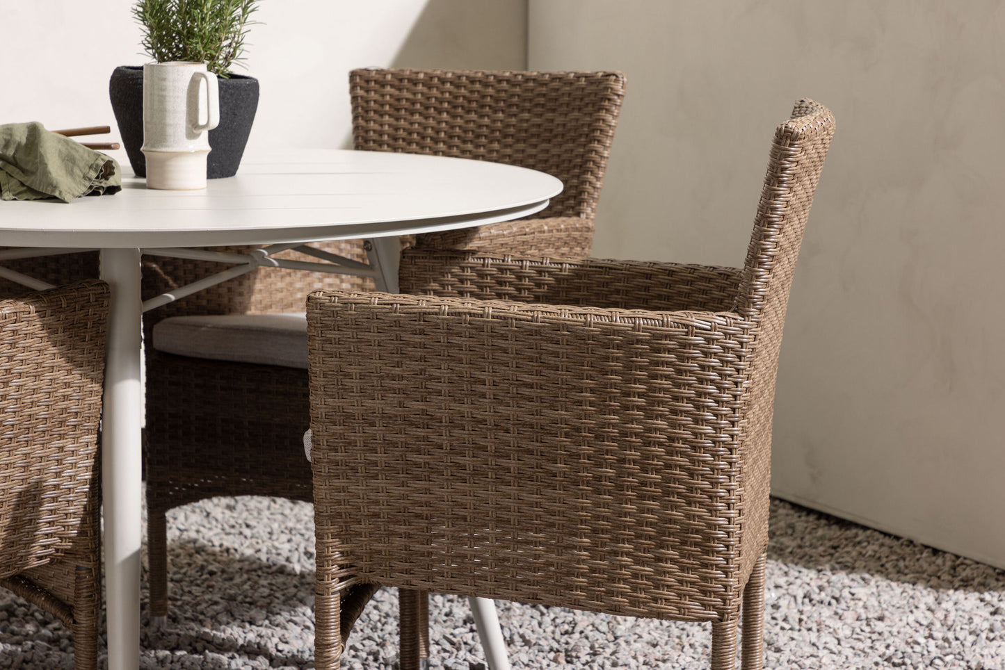 Venture Home Lina Table with 4 Malina Chairs
