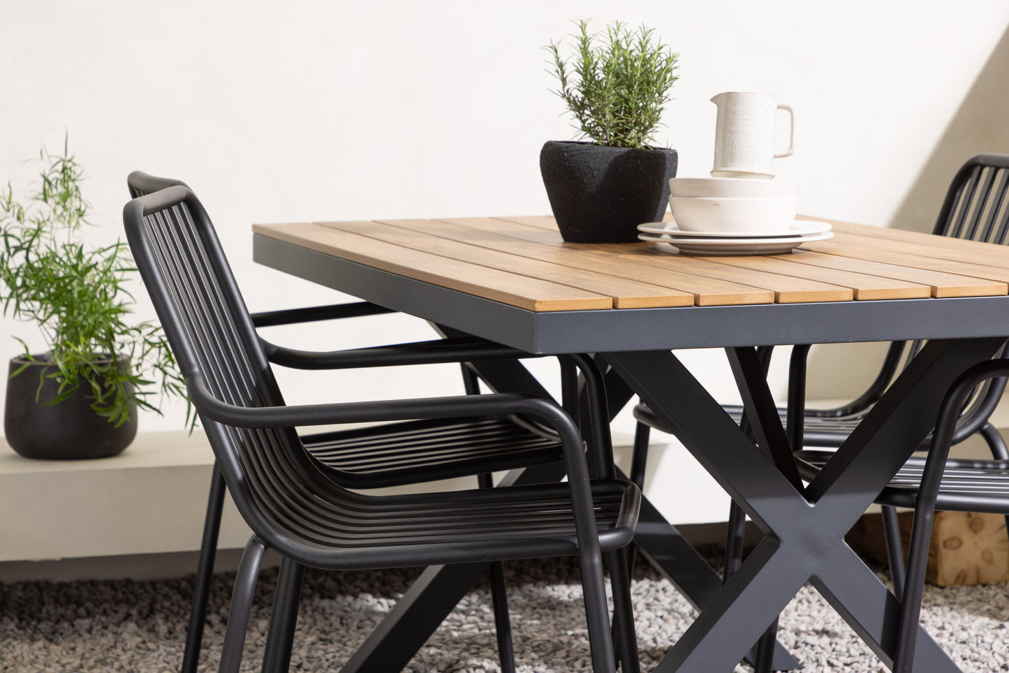 Venture Home Garcia with 4 Peking Chairs