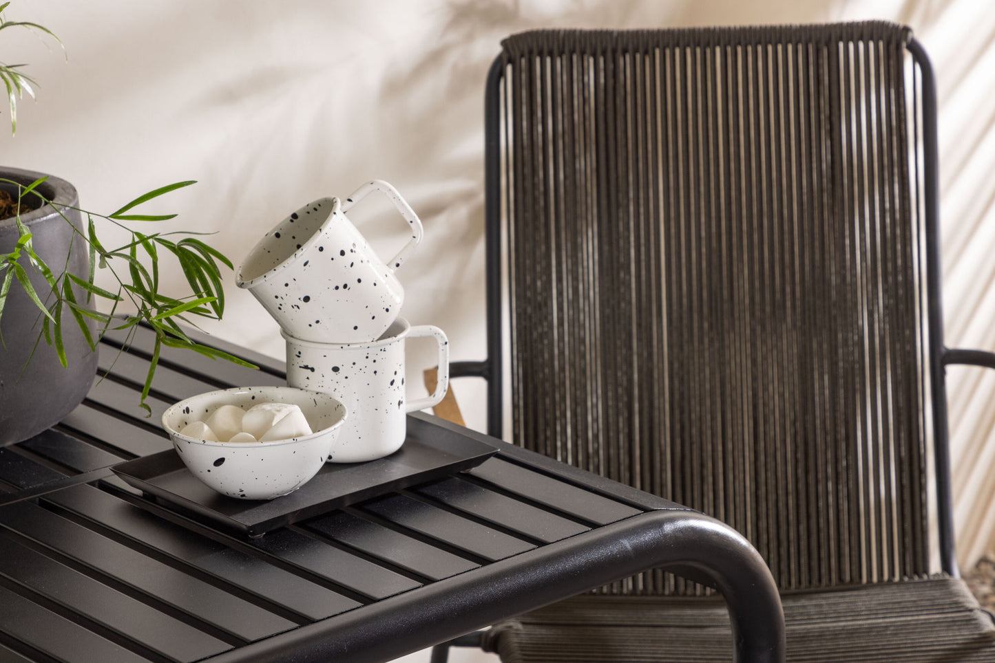 Venture Home Borneo Bord med 2 Bois Stolar